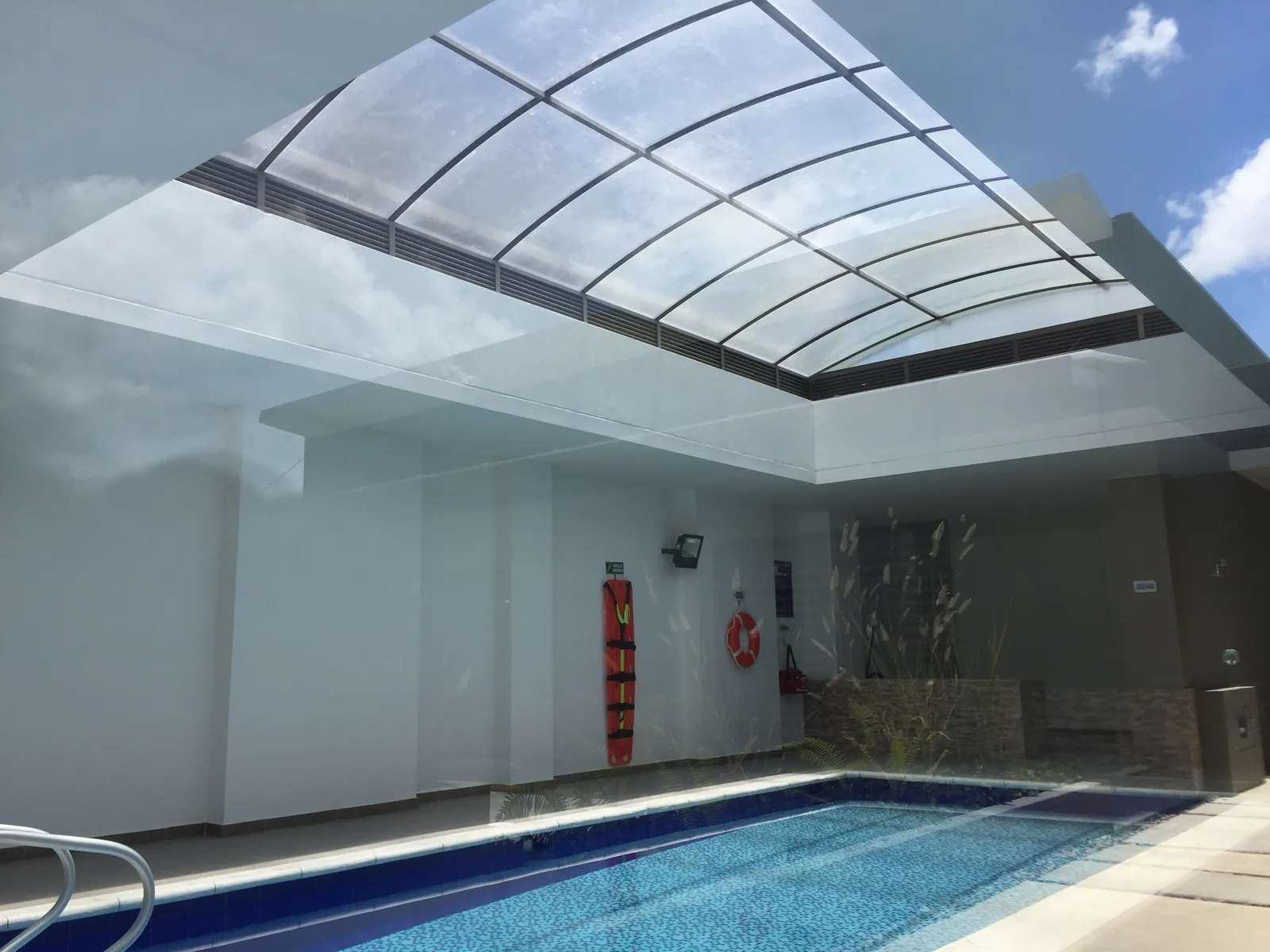 Marquesinas en aluminio y vidrio — ALUGANT, imagen 1