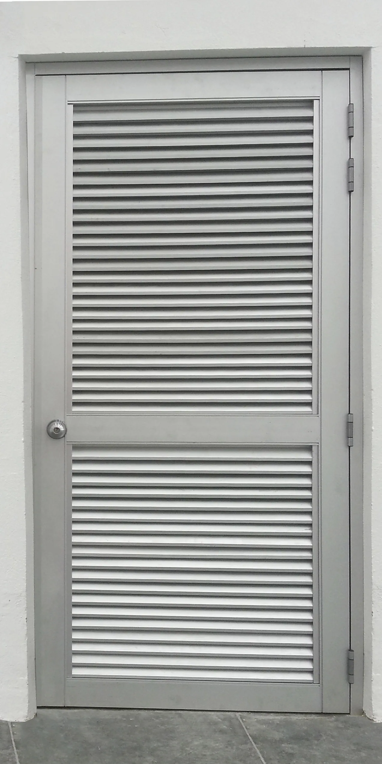 Puertas batientes en aluminio y vidrio — ALUGANT, imagen 7