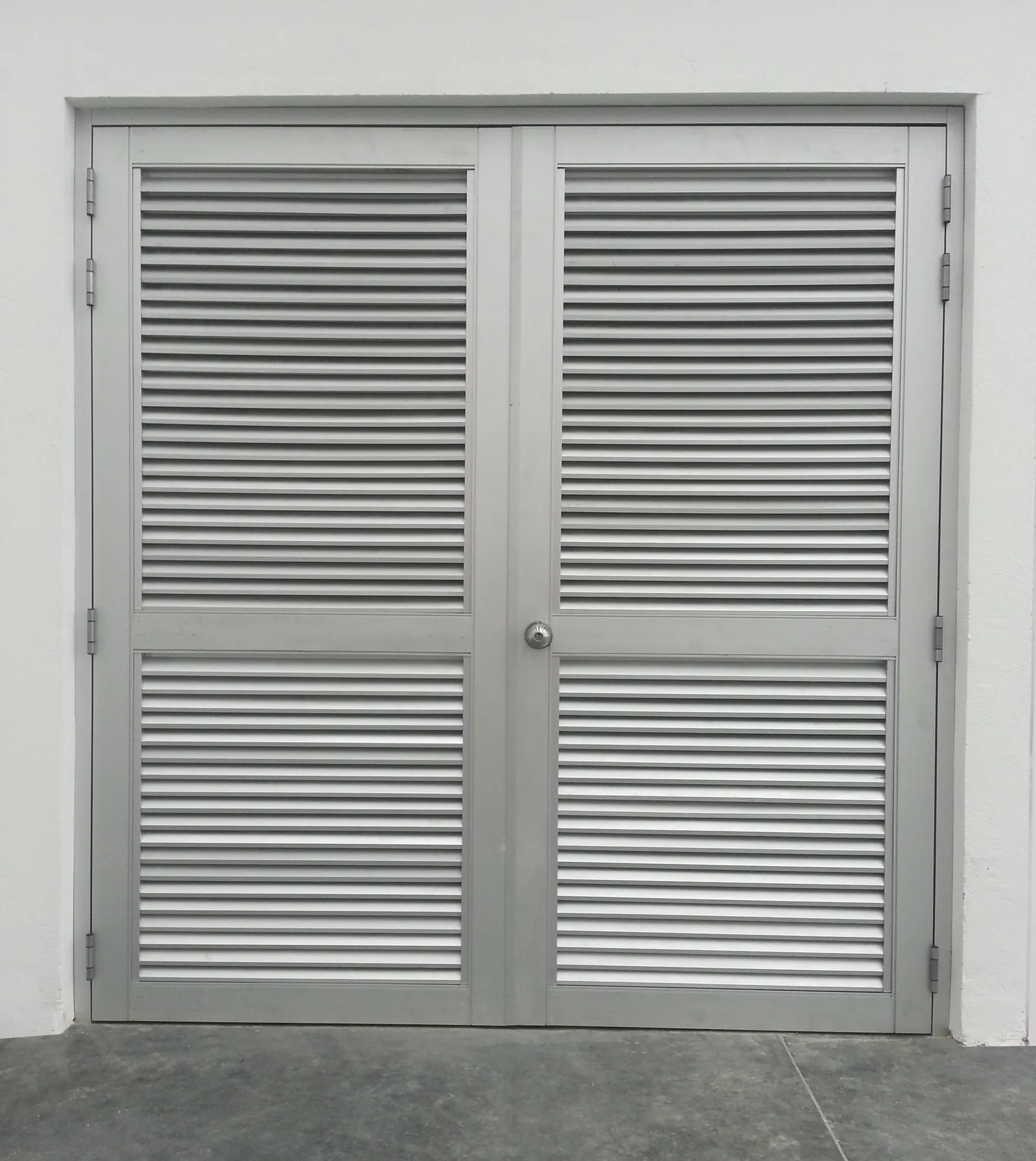 Puertas batientes en aluminio y vidrio — ALUGANT, imagen 8